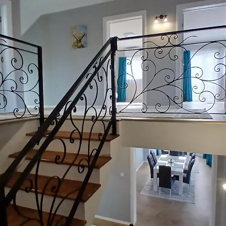 Villa 'whispering Pines' Ilidza