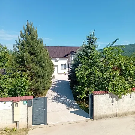 'whispering Pines' Ilidza *